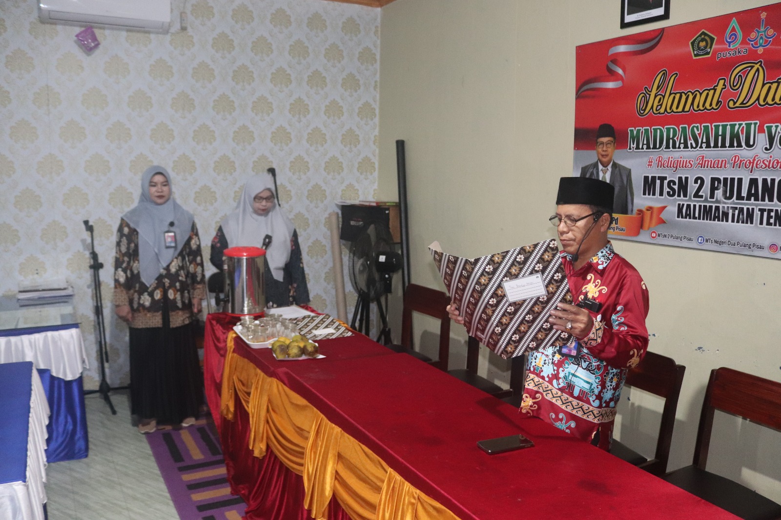 Pimpin Apel Pagi, Muhammad Samson,S.Pd.I : Guru Adalah Kurikulum Berjalan